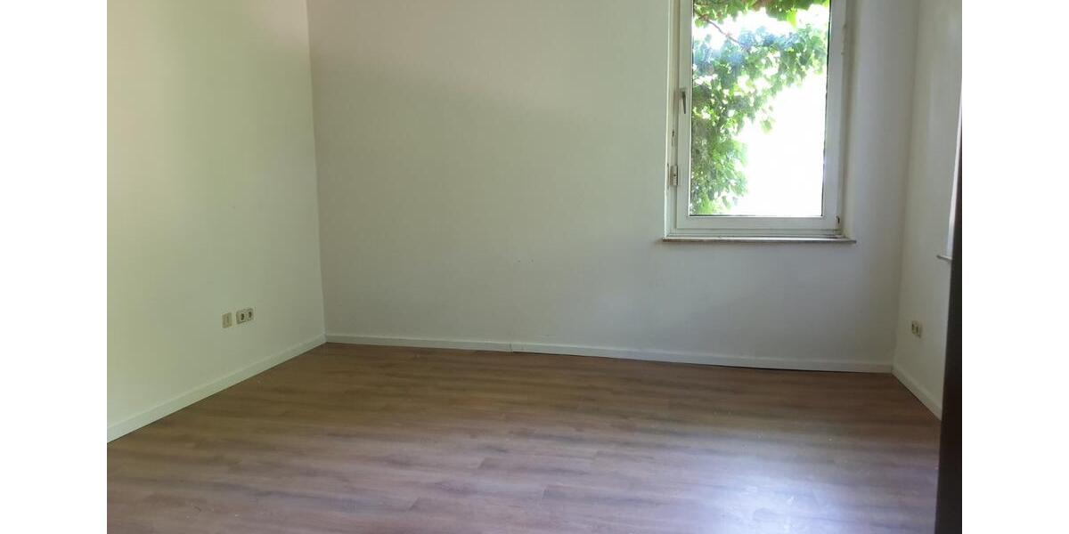 Etagenwohnung Duisburg Mittelmeiderich - 5 Zimmer, 159 m&sup2;, 1.110&euro; | Angebot:25163793