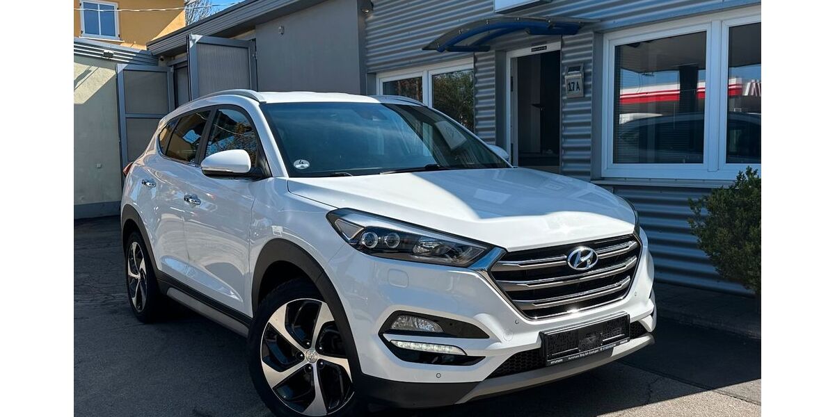 Hyundai TUCSON 66.000 km 16.490 &euro; Cham 93413