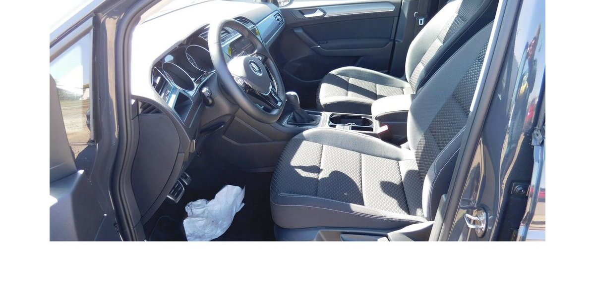 VW Touran 1.5 Comfortline Active BMT TSI DSG Navi 21.400 km 23.990 &euro; Vordorf 38533