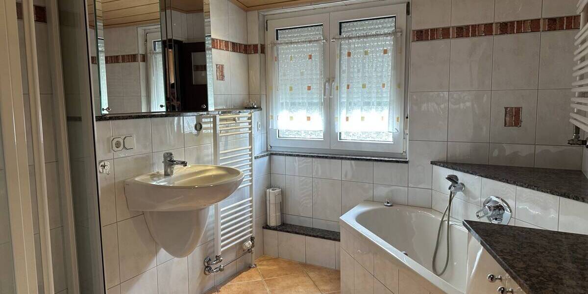 Einfamilienhaus Idar-Oberstein Oberstein - 5 Zimmer, 104 m&sup2;, 220.000&euro; | Angebot:26452677