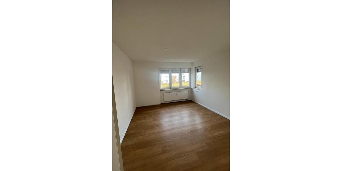 Erdgeschoßwohnung Chemnitz Grüna - 3 Zimmer, 75 m&sup2;, 149.000&euro; | Angebot:25639960