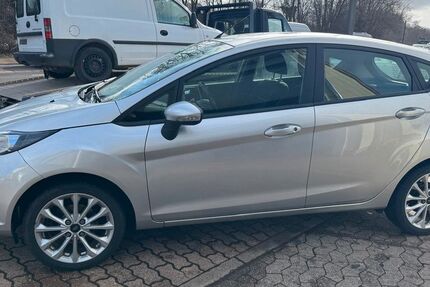 Ford Fiesta 72.500 km 5.800 &euro; Saarlouis 66740
