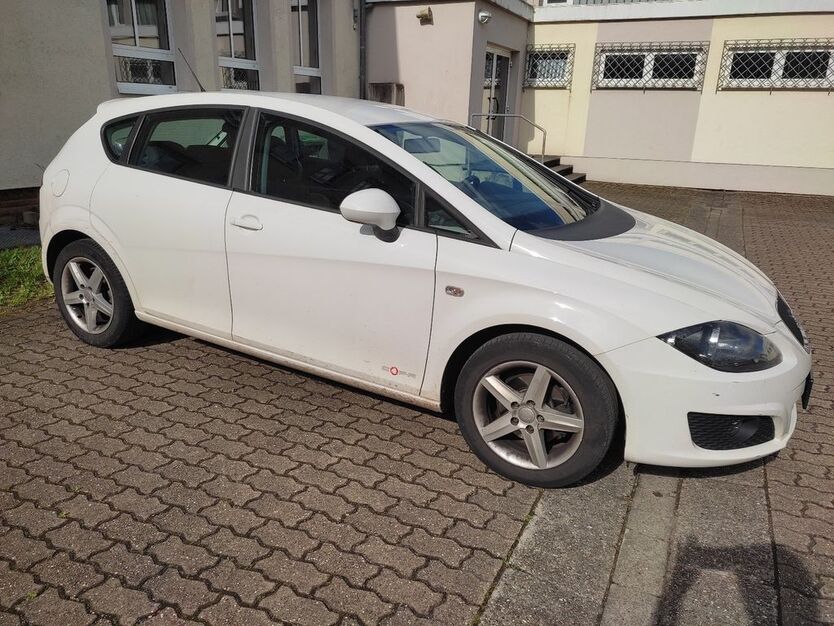 Seat Leon 218.000 km 2.400 € Lebach 66822