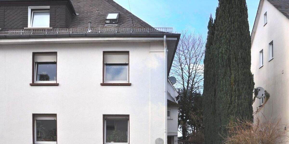 Mehrparteienhaus in guter Lage von Siegen - 3-fach vermietet 5 zimmer