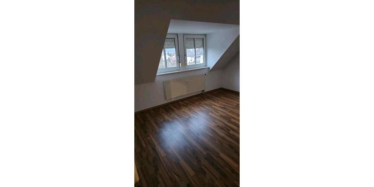 Dachgeschoßwohnung Maxhütte-Haidhof Haidhof - 3 Zimmer, 83 m&sup2;, 920&euro; | Angebot:25833085