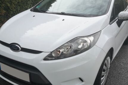 Ford Fiesta 57.275 km 4.990 &euro; Dresden-Heidenau 01809