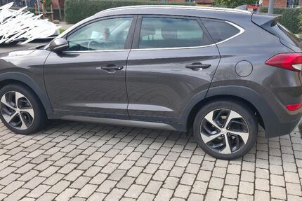 Hyundai TUCSON 145.000 km 12.500 &euro; Leipzig 04159