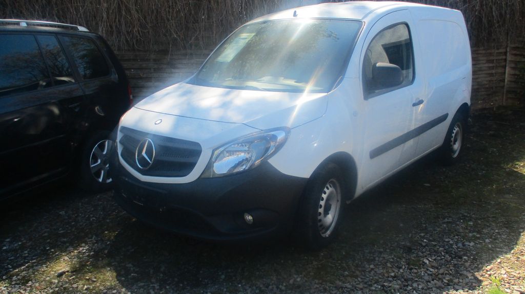 Mercedes-Benz Citan 123.000 km 9.200 &euro; Magdeburg 39122