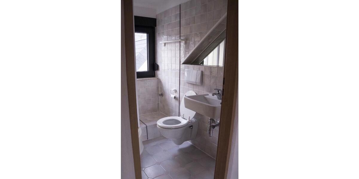 Dachgeschoßwohnung Wiesbaden Klarenthal - 4 Zimmer, 85 m&sup2;, 299.000&euro; | Angebot:25047580