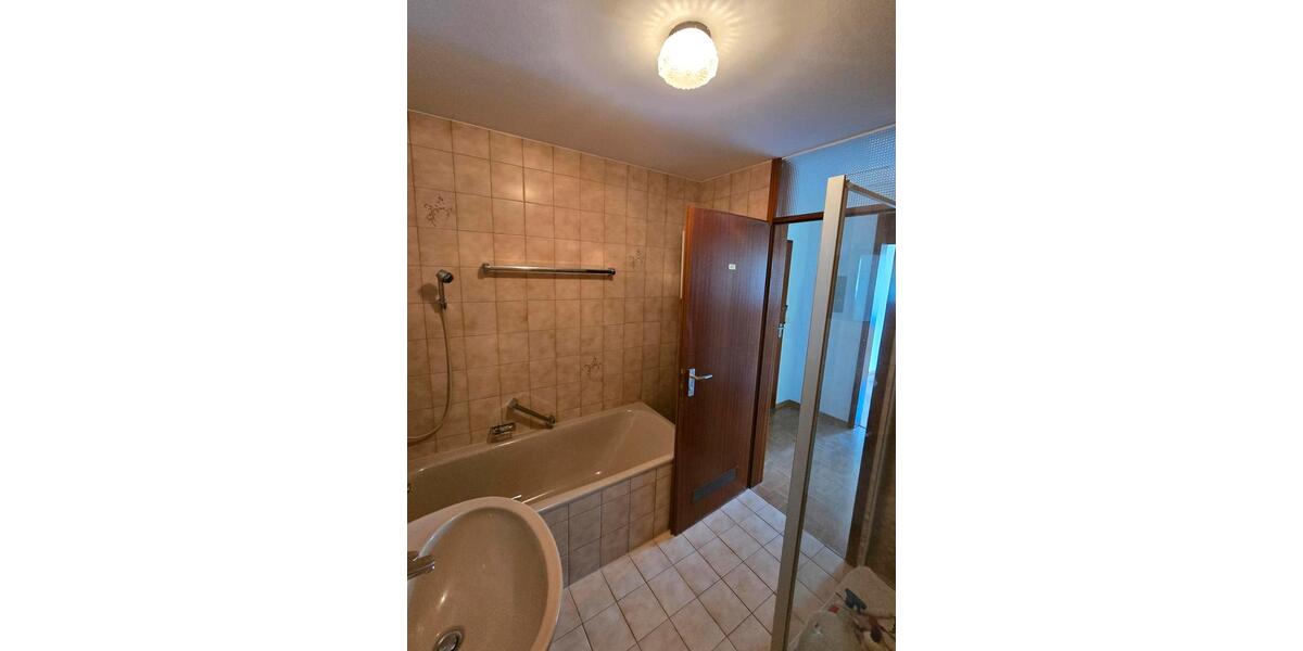 Etagenwohnung Bad Mergentheim - 3 Zimmer, 82 m&sup2;, 200.000&euro; | Angebot:27120849
