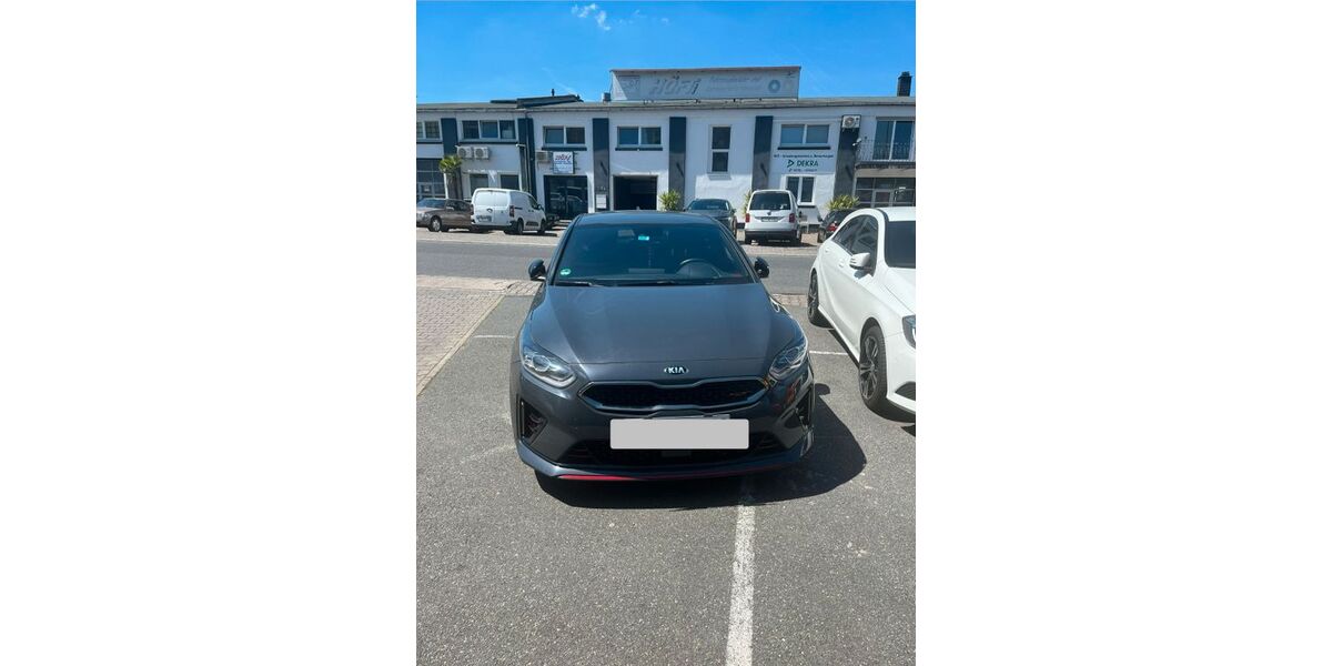 Kia pro ceed / ProCeed 112.000 km 15.400 &euro; FRANKFURT AM MAIN 60434