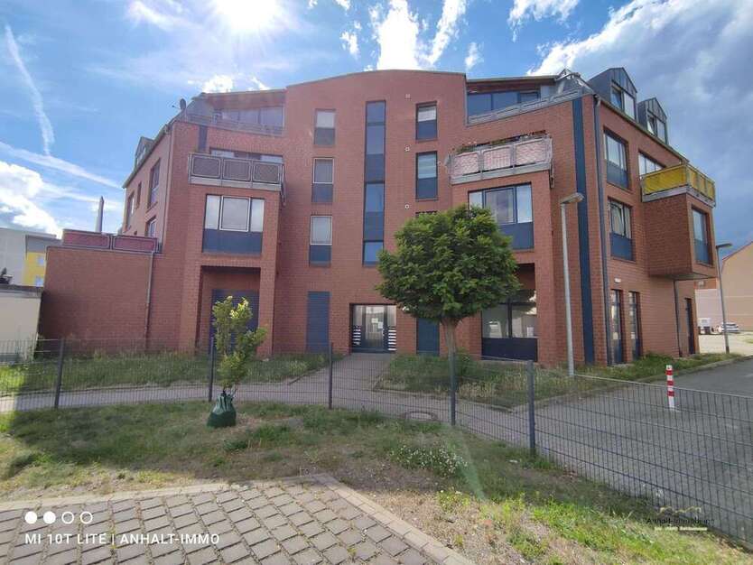 Wohnung zum Mieten in Bitterfeld 300 € 43.32 m²