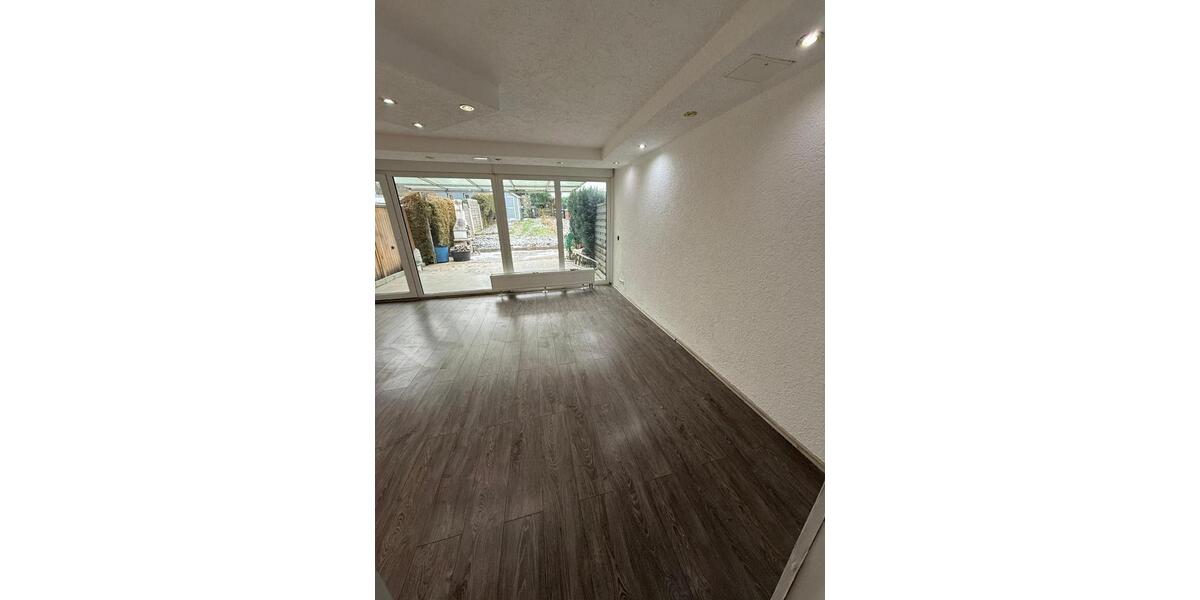 Reihenhaus Esslingen am Neckar Pliensauvorstadt - 4.5 Zimmer, 105 m&sup2;, 450.000&euro; | Angebot:24662491