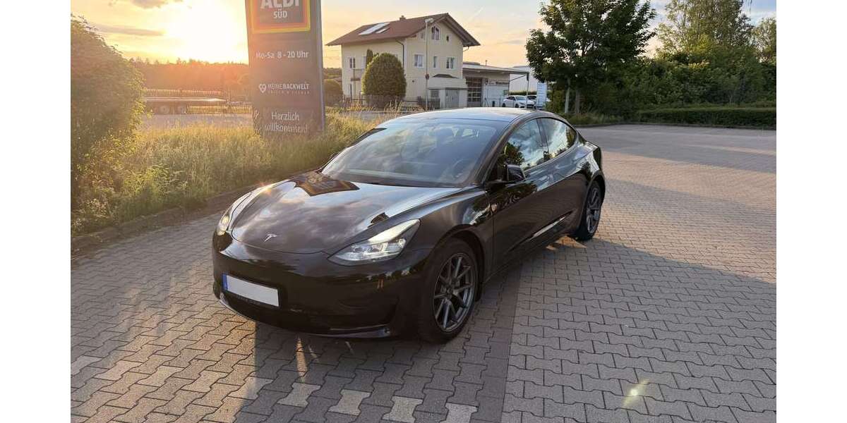 Tesla Model 3 82.400 km 26.900 &euro; München, Landeshauptstadt 80804