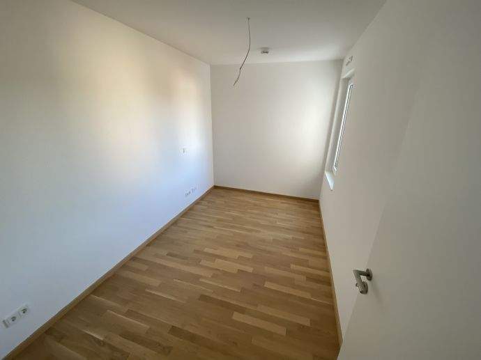 Etagenwohnung Trier Kürenz - 2 Zimmer, 81 m&sup2;, 1.255&euro; | Angebot:26360224