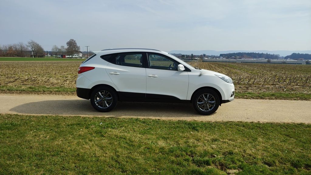 Hyundai TUCSON 118.300 km 12.400 &euro; Durlangen 73568