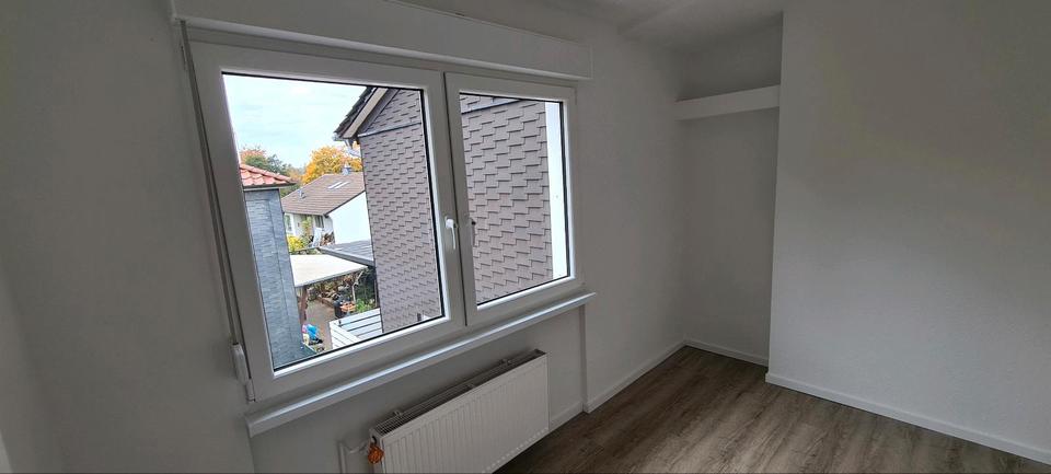 Doppelhaushälfte Remscheid Lüttringhausen - 4 Zimmer, 120 m&sup2;, 1.500&euro; | Angebot:25274629