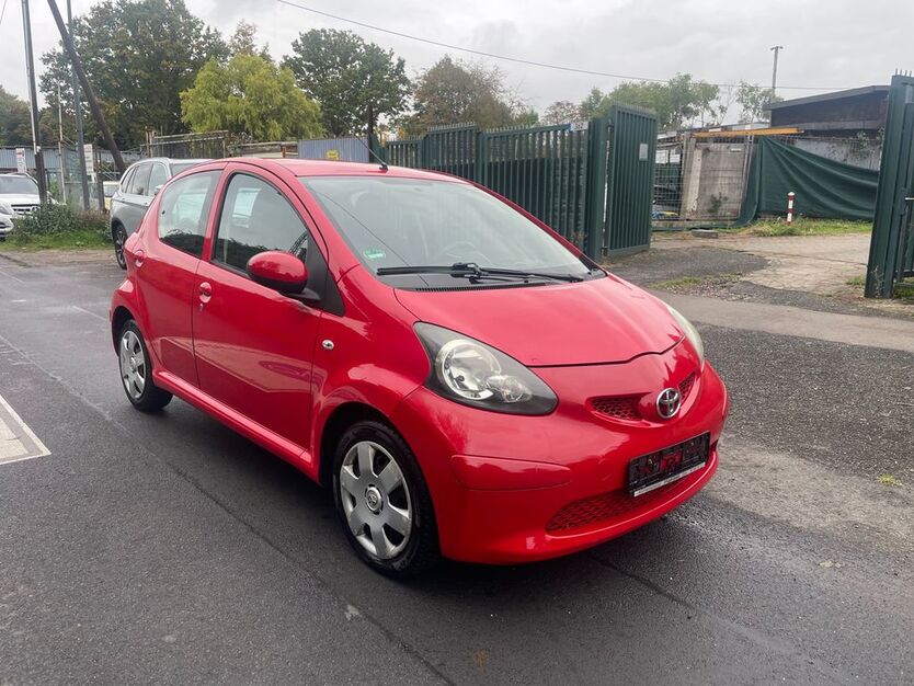 Toyota Aygo (X) 161.000 km 1.800 € Köln 50739