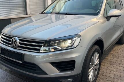 VW Touareg 64.980 km 23.995 € Stuttgart 70597