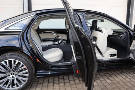 Audi A8 18.000 km 115.000 &euro; Passau 94034