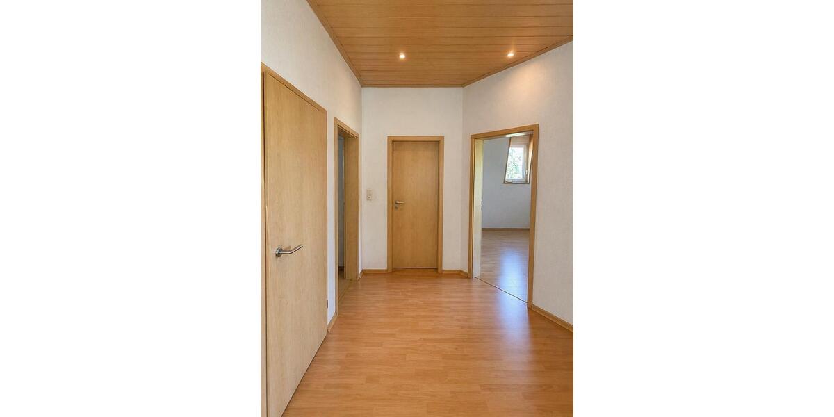 Dachgeschoßwohnung Siegen Kaan-Marienborn - 3 Zimmer, 72 m&sup2;, 720&euro; | Angebot:26341624