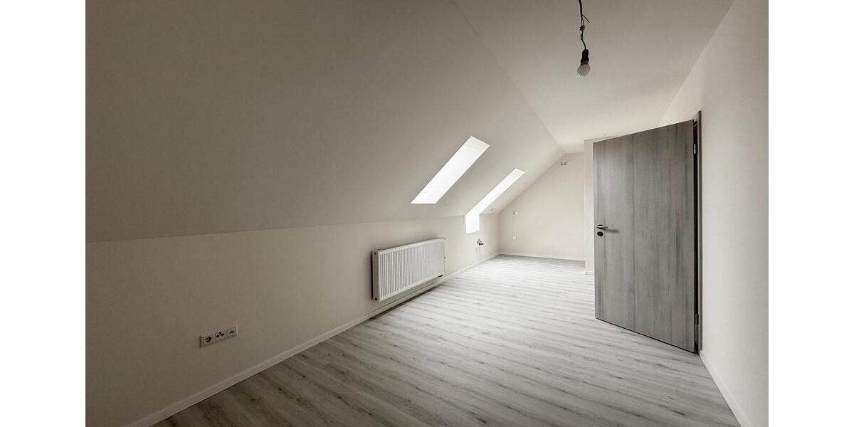 Dachgeschoßwohnung Löwenberger Land - 2.5 Zimmer, 79 m&sup2;, 710&euro; | Angebot:24954547