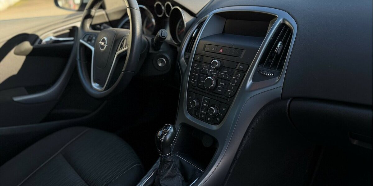 Opel Astra J 1.4 Lim. Edition SHZ PDC 100.000 km 5.990 &euro; Neckarsulm 74172