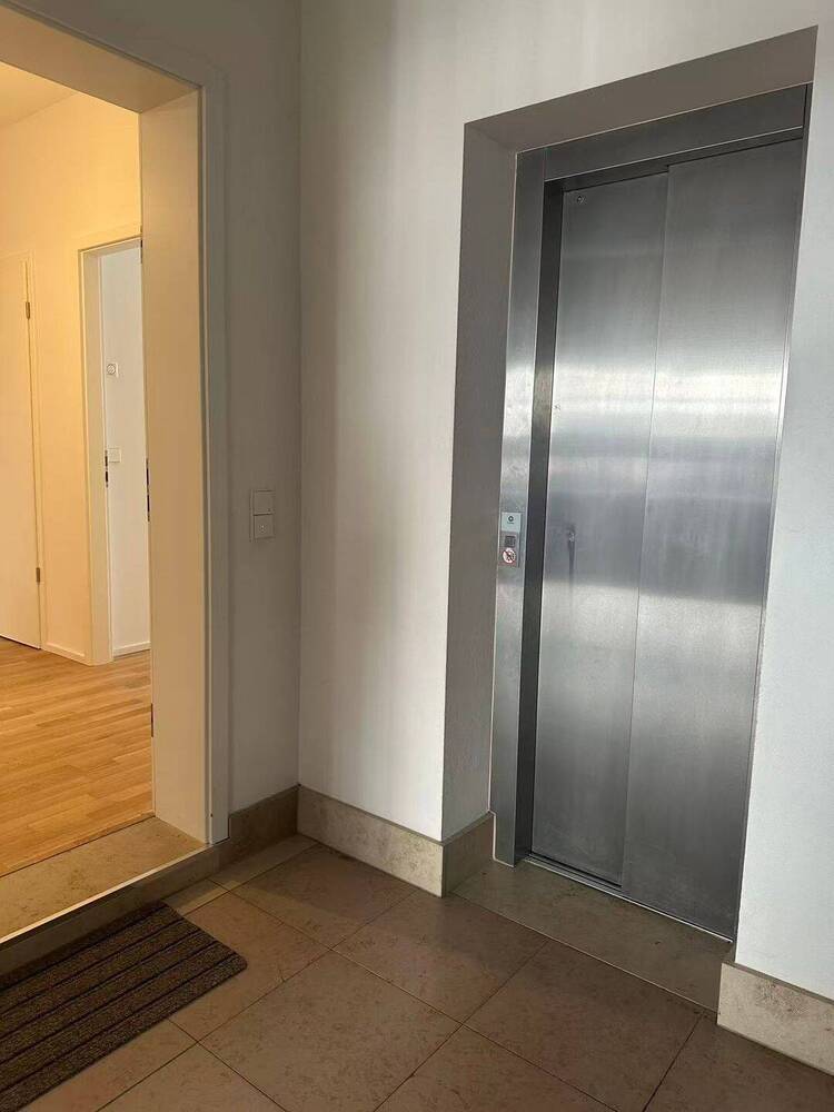 Neu sanierte 5-Zimmer-Wohnung mit XXL-Balkon im Herzen von Düsseldorf