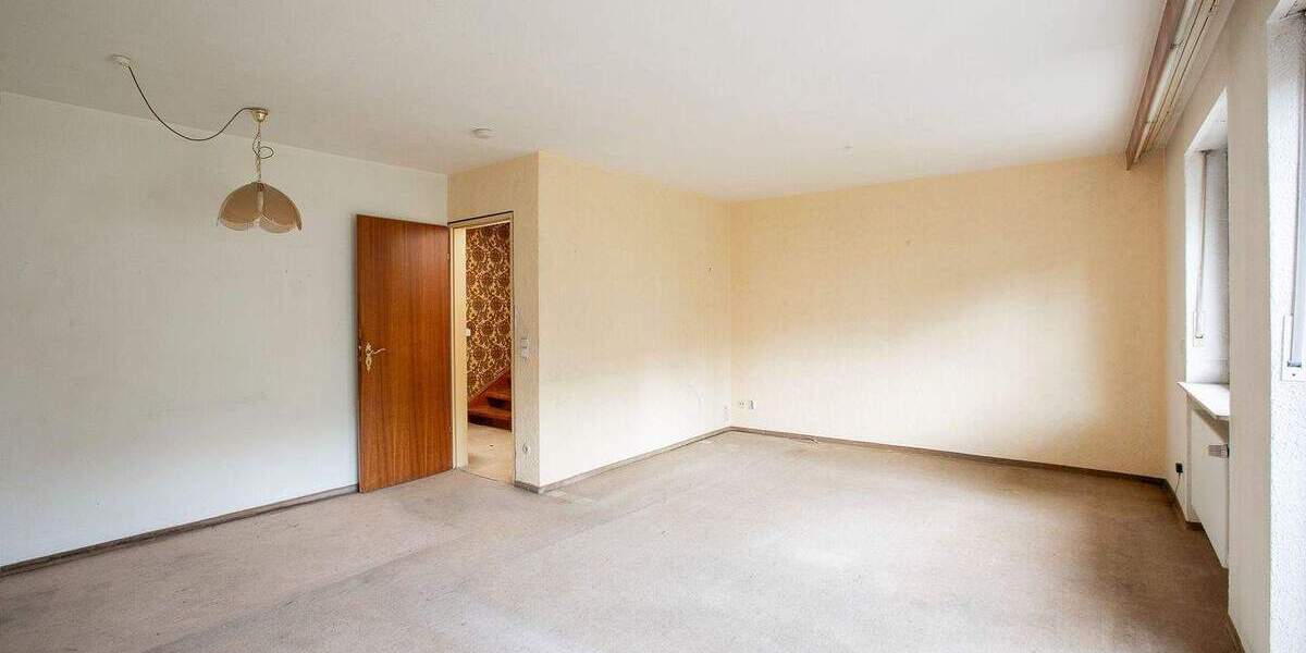 Provisionsfrei und leerstehend: Reihenmittelhaus mit ausbaufähigem Dachgeschoss! 5 zimmer