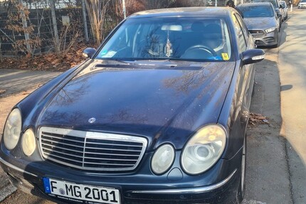 Mercedes-Benz E-Klasse 3.300.000 km 1.750 &euro; Frankfurt am Main 60311