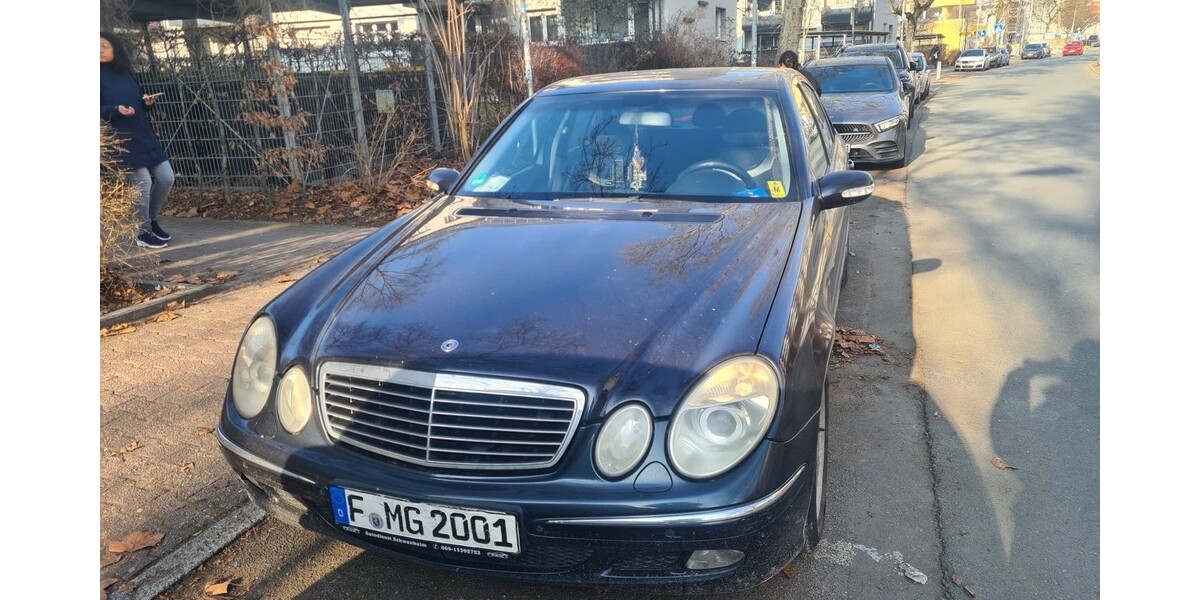 Mercedes-Benz E-Klasse 3.300.000 km 1.750 &euro; Frankfurt am Main 60311