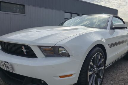 Ford Mustang 102.000 km 22.000 &euro; Düsseldorf 40468