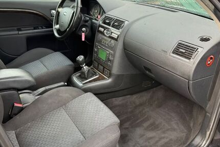 Ford Mondeo 212.388 km 2.650 &euro; Gaushorn 25782