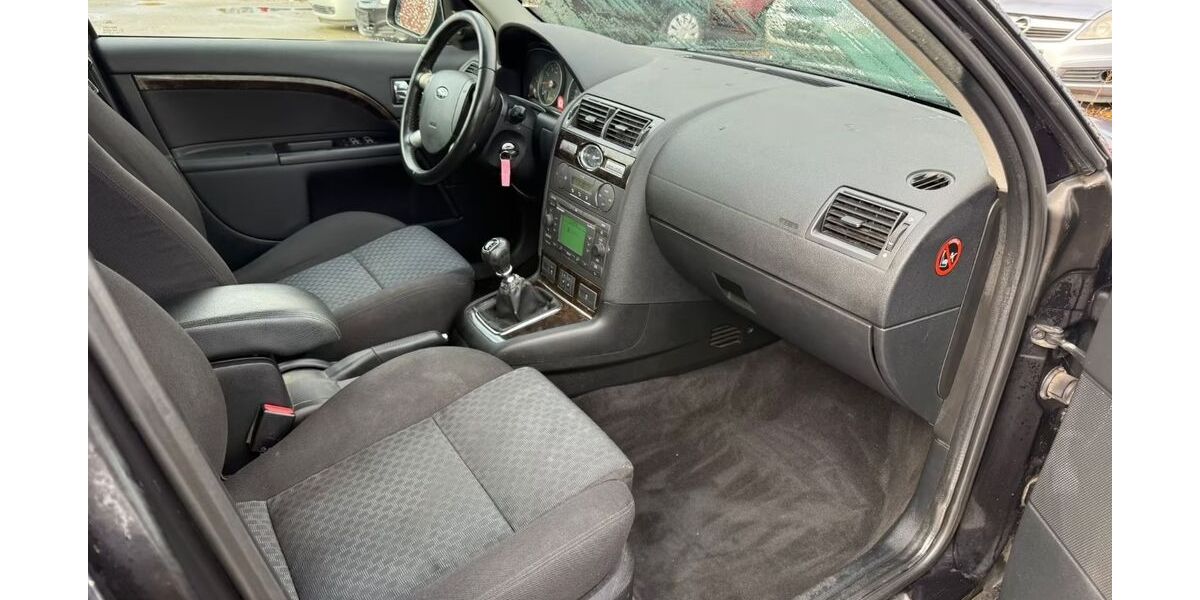 Ford Mondeo 212.388 km 2.650 &euro; Gaushorn 25782