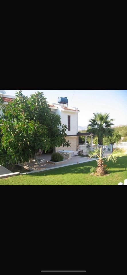 Çeşme Doppelvilla 621 qm Grundstück 500 Meter zum Strand