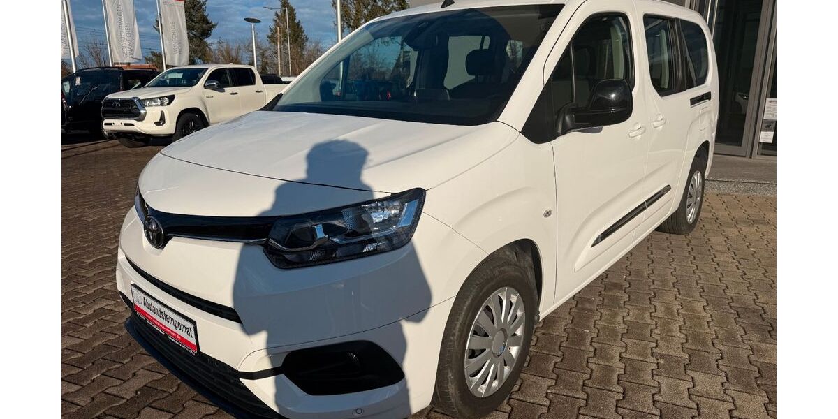 Toyota Proace City 59.570 km 24.999 &euro; Königsbrunn / Augsburg 86343