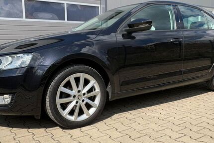Skoda Octavia 121.300 km 10.280 &euro; Leipzig 04179