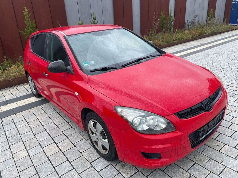 i30