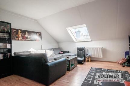 HOCH HINAUS - helle Dachgeschoßwohnung mit Einbauküche in Ottweiler!