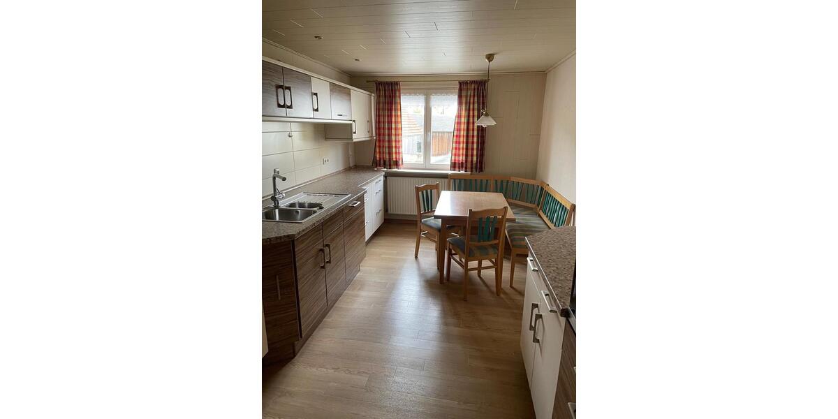 Etagenwohnung Küps - 5 Zimmer, 120 m&sup2;, 800&euro; | Angebot:25872213