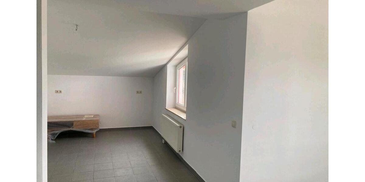 Dachgeschoßwohnung Georgensgmünd - 3 Zimmer, 115 m&sup2;, 890&euro; | Angebot:26130522