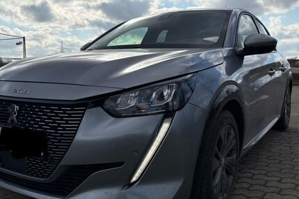 Peugeot e-208 72.500 km 11.500 &euro; Löhne 32584