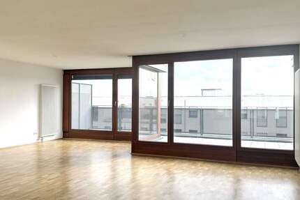Wohnung Frankfurt am Main - 4 Zimmer, 156 m&sup2;, 2.400&euro; | Angebot:27395098