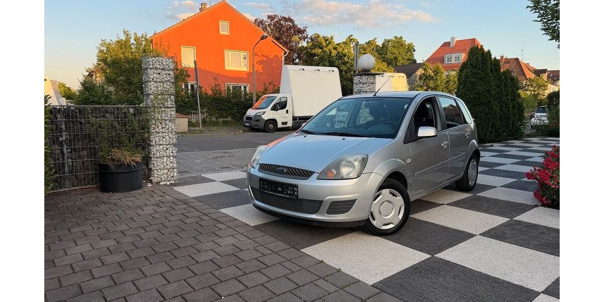 Ford Fiesta 98.000 km 2.489 &euro; nürnberg 90429