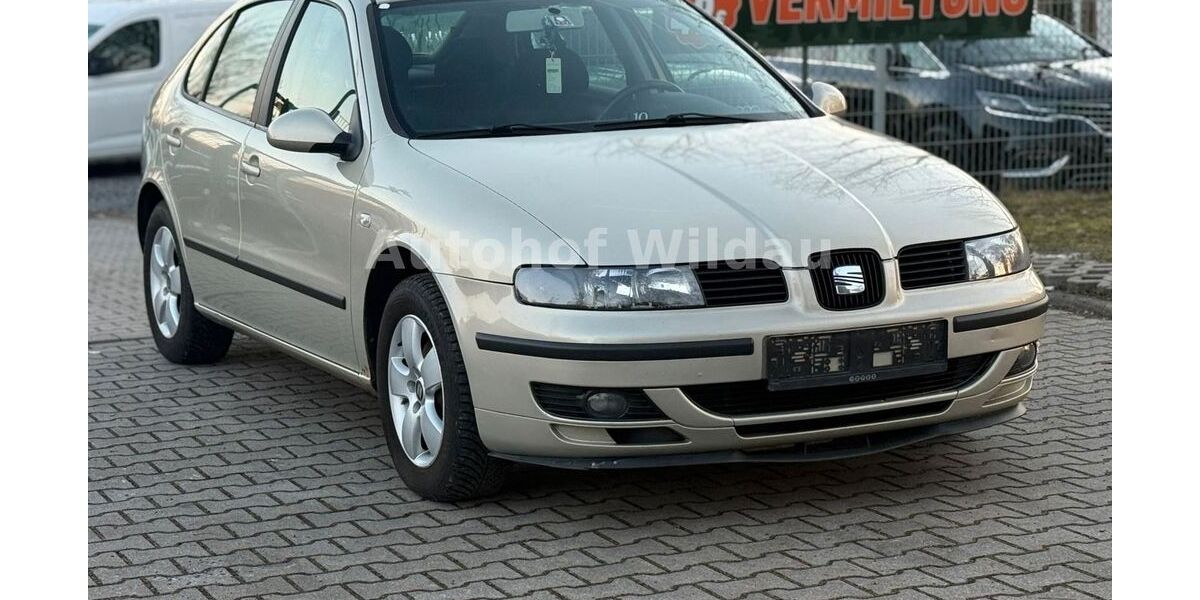 Seat Leon 355.039 km 1.390 &euro; Wildau 15745