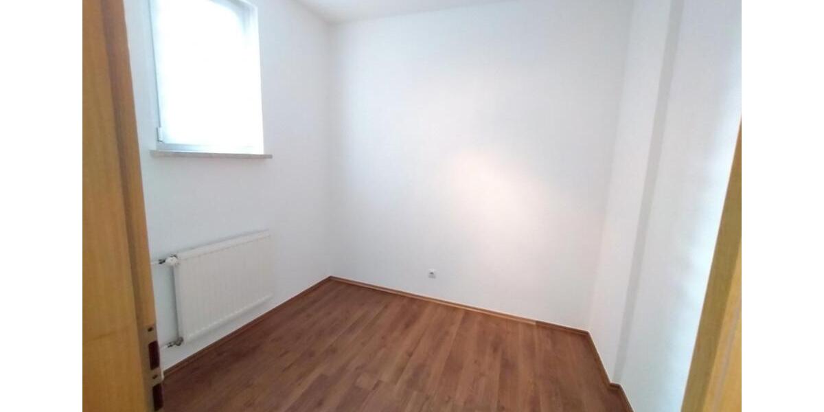 Etagenwohnung Calbe (Saale) - 5 Zimmer, 149 m&sup2;, 800&euro; | Angebot:27635503