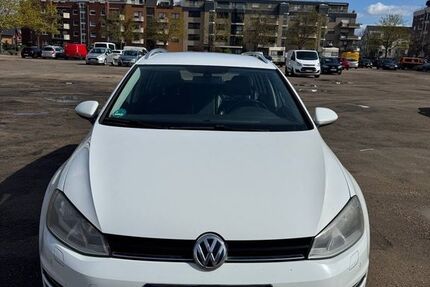 VW Golf 303.000 km 5.500 &euro; Euskirchen 53879