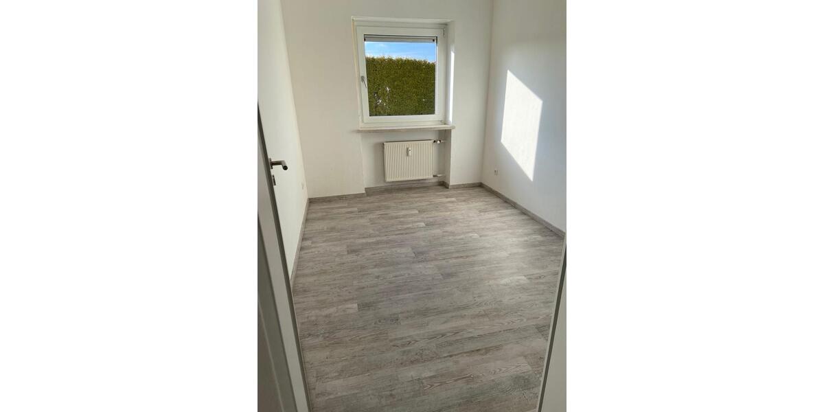 Erdgeschoßwohnung Obertraubling - 4 Zimmer, 93 m&sup2;, 1.350&euro; | Angebot:26537133