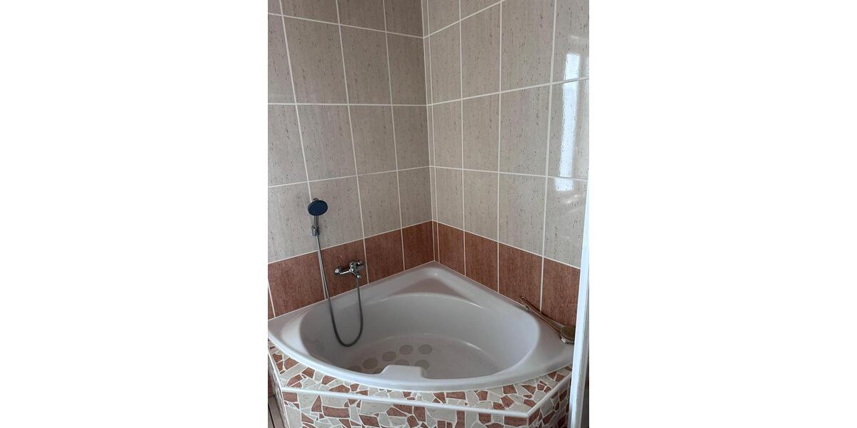 Etagenwohnung Arnstadt - 3 Zimmer, 74 m&sup2;, 580&euro; | Angebot:25570573