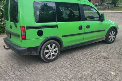 Opel Combo 329.383 km 1.950 &euro; Bad Oldesloe 23843